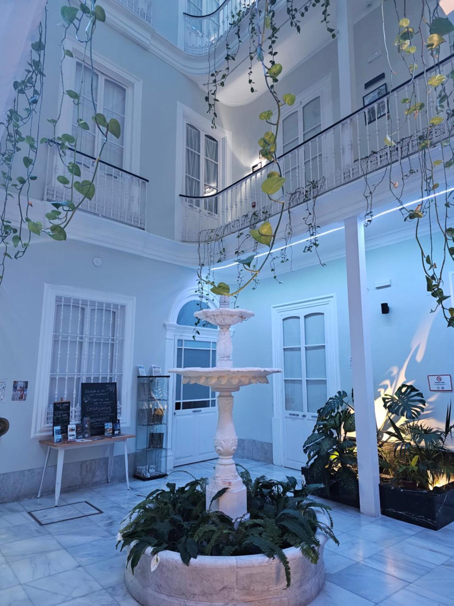 Planeta Cadiz Hostel Exterior photo